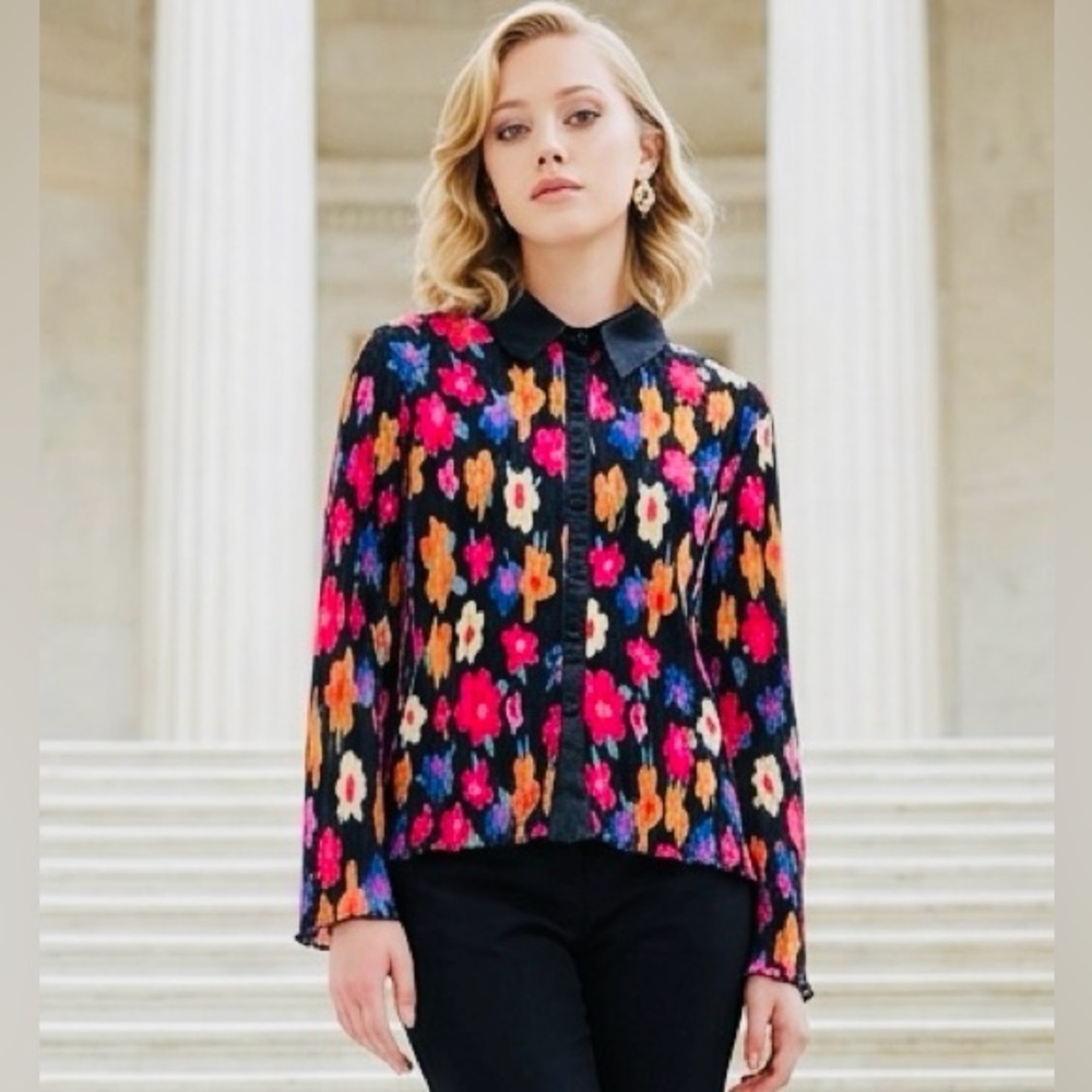 GUC Unbranded SZ L black/multicolored floral button-up blouse/bust 48”/PTP 24”